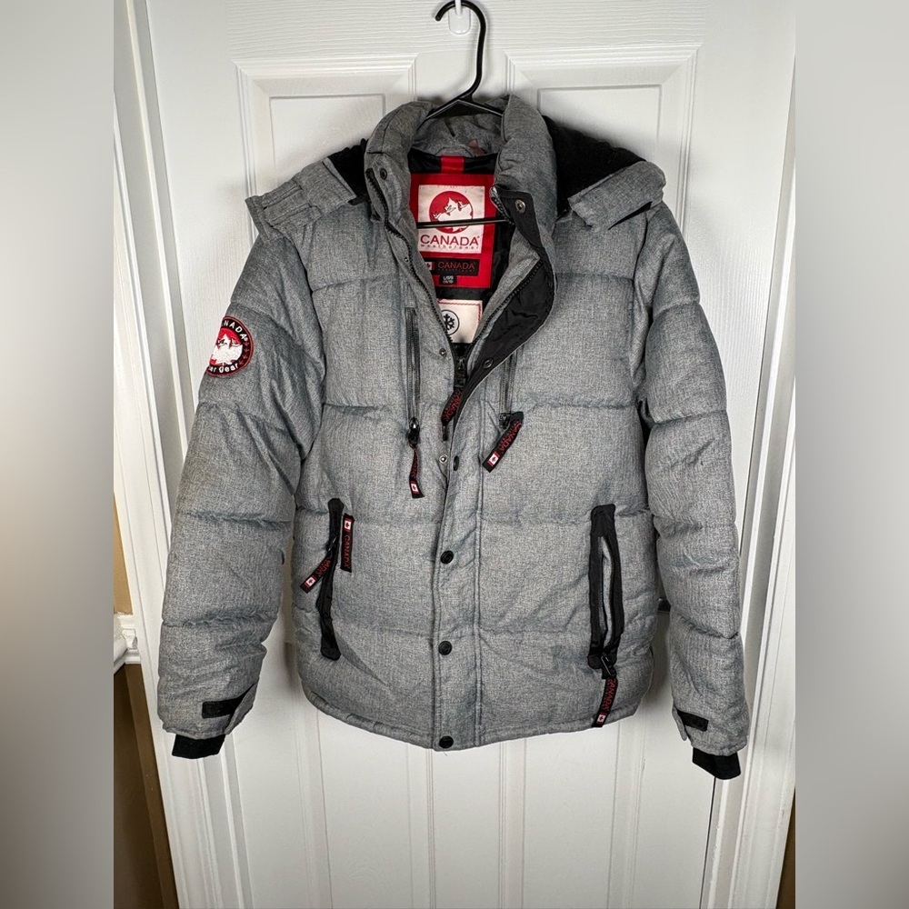 Canada Weather Gear heavyweight puffer‎ jacket in gray heather with black trim. - Picture 6 of 13